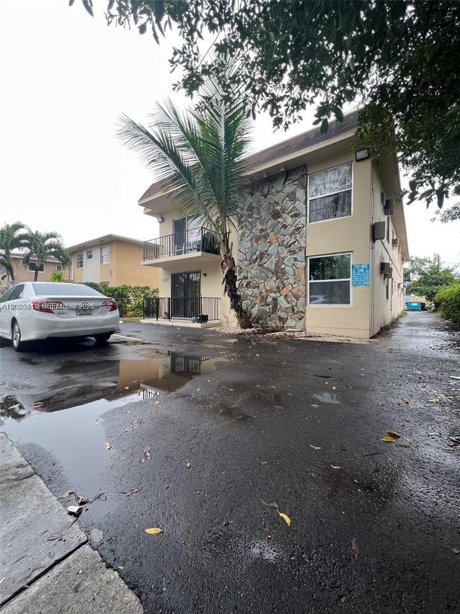 1619 NW 1st St # 4, Miami, FL 33125 photo 2