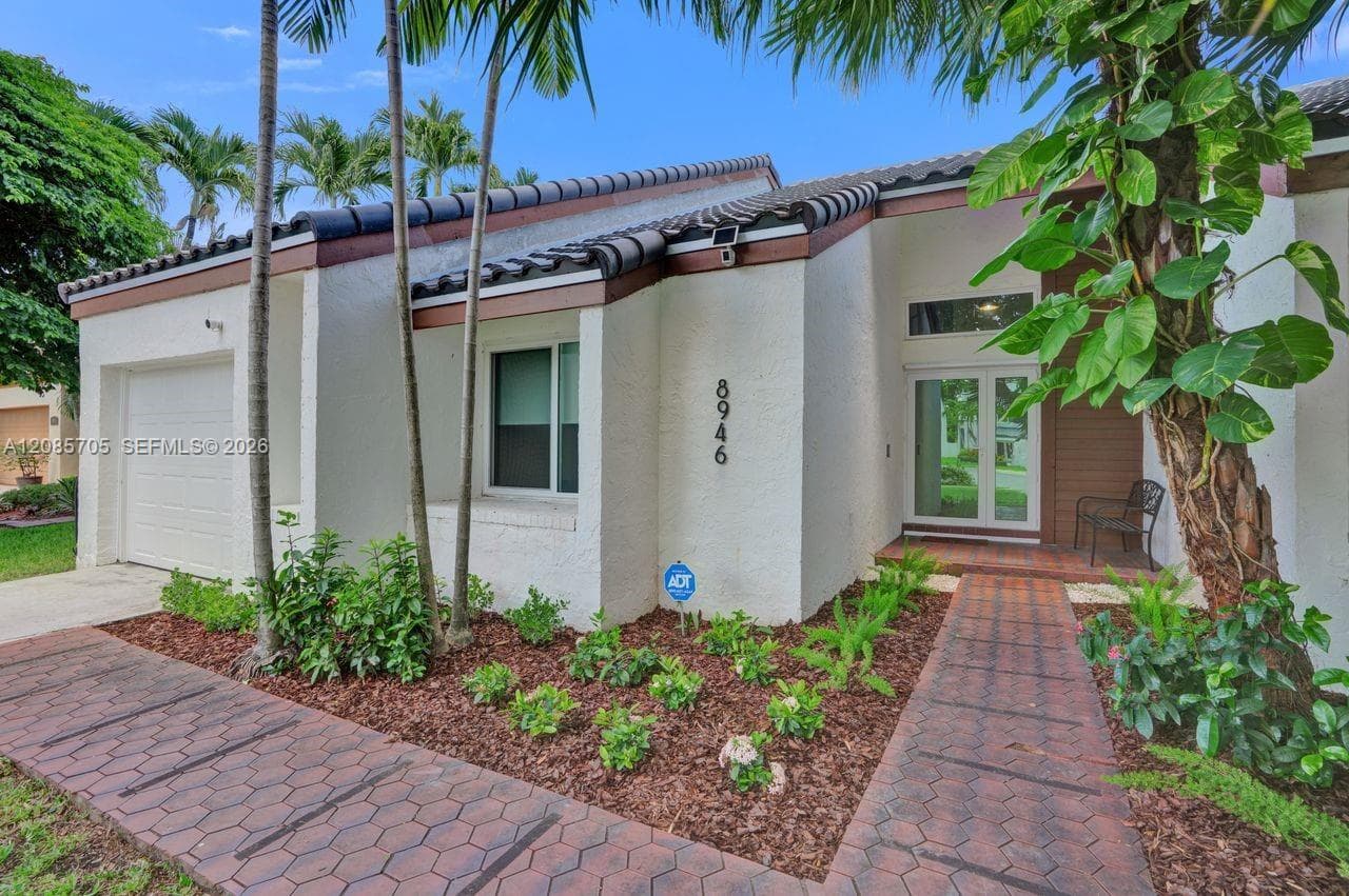 8946 SW 150th Ct Cir E, Miami, FL 33196 photo 2