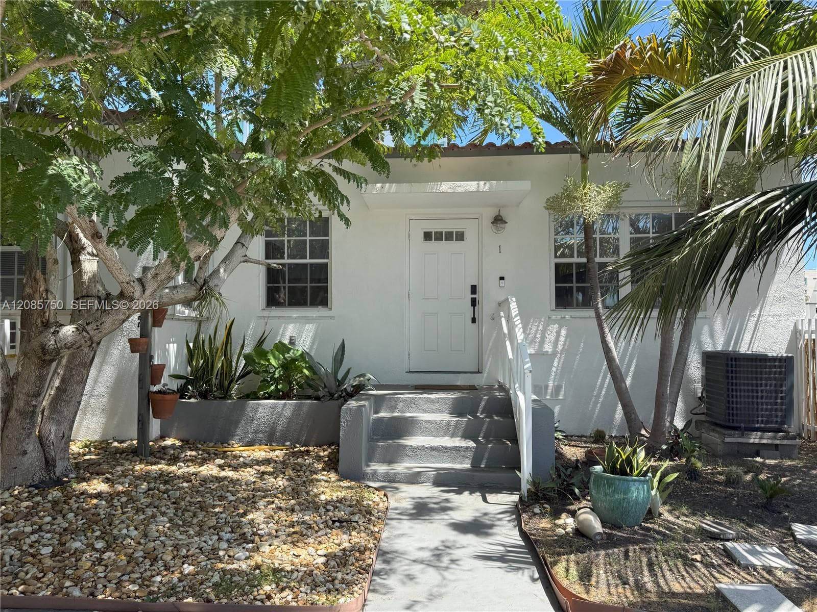 8401 Crespi Blvd # 1, Miami Beach, FL 33141