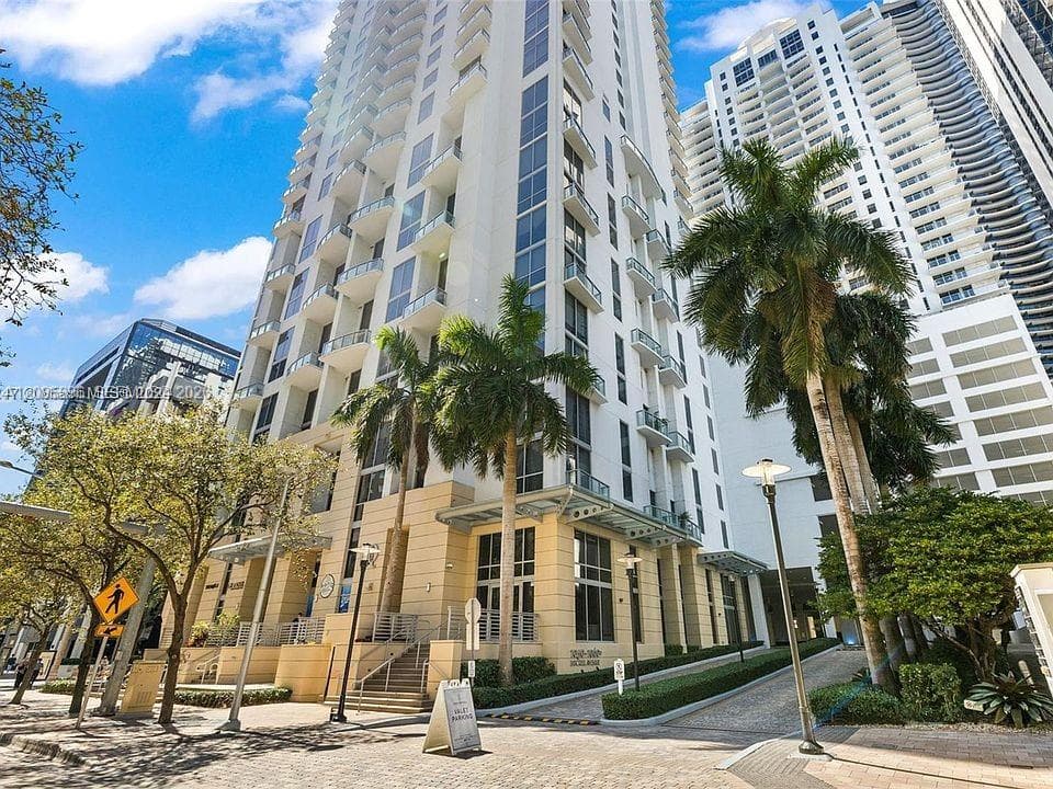 1060 Brickell Ave # 2813, Miami, FL 33131